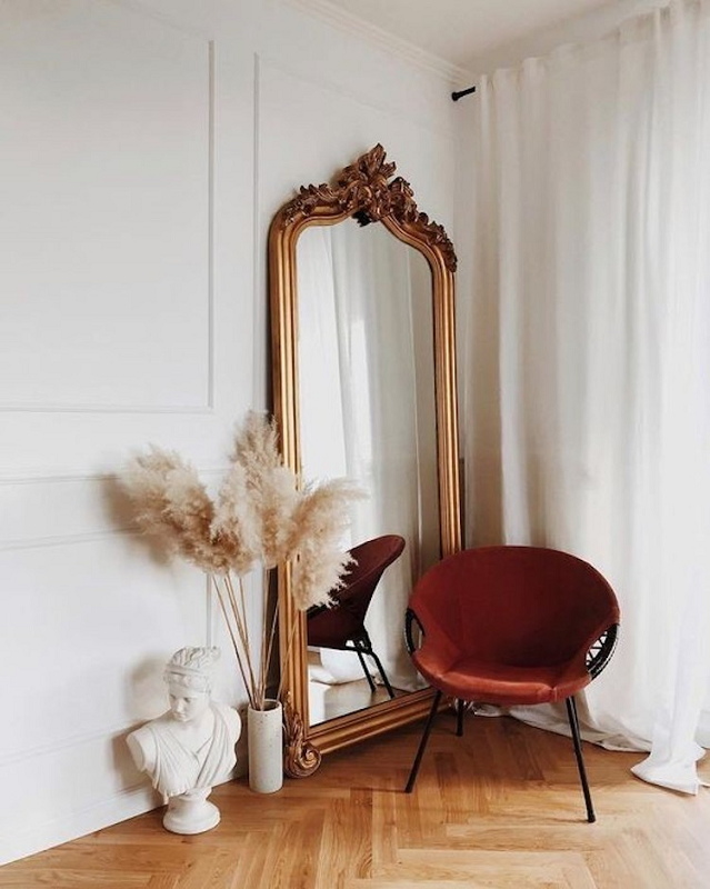 Mirror Placement Ideas for Your Living Room-in-a-corner