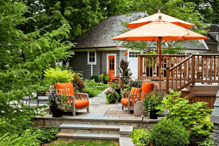 Tips-To-Get-Your-Patio-Ready-For-Summer-mulch-surrounding-beds
