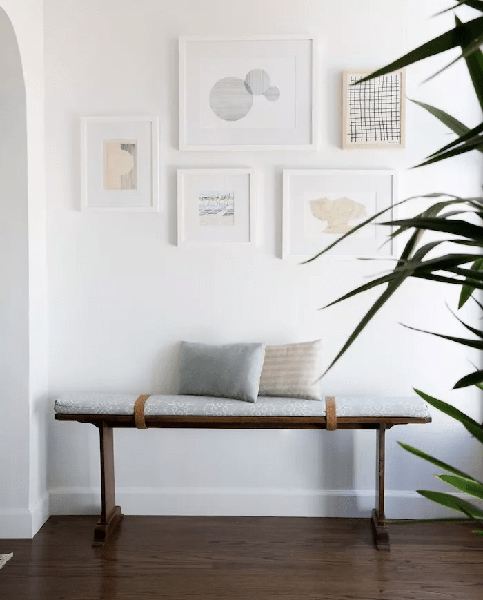 15-Best-Ideas-to-Elevate-Your-Entryway-with-art-work-gallery-wall