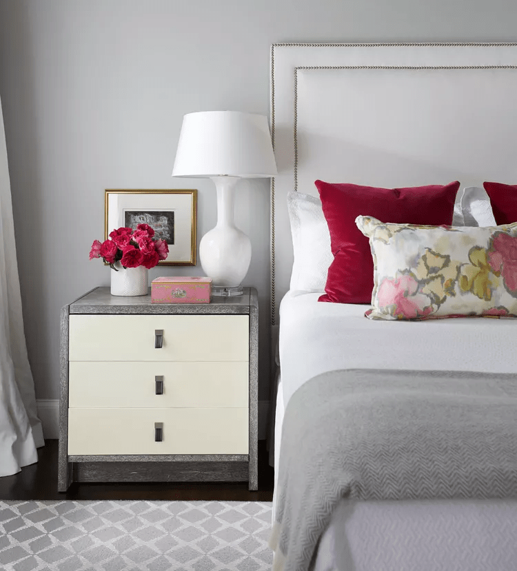 choose-soft-colors-for-an-elegant-cozy-bedroom