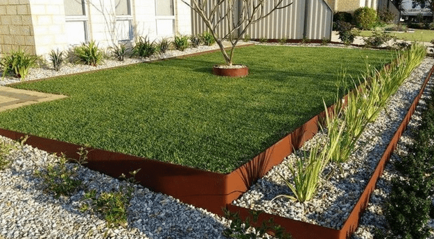 Corten-steel-edging-garden-ideas-with-grass-and-plants