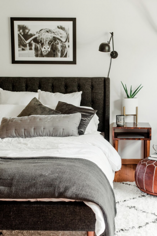 20-pro-tips-that-will-make-your-bedroom-extra-cozy-bedroom-with-soft-textures
