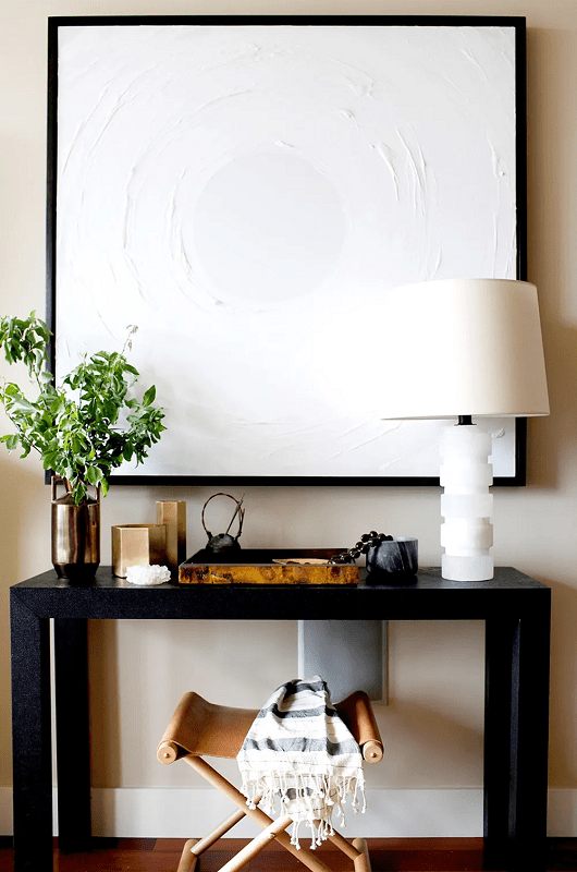 modern-console-table-creating-a-focal-point