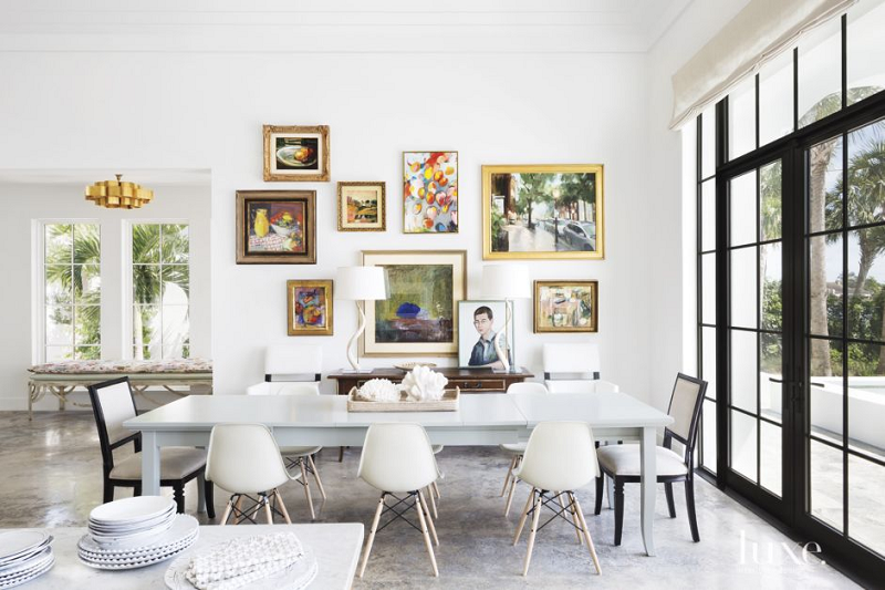 modern-gallery-wall-dining-room-white-chairs