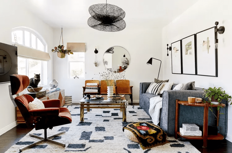 13-Best-Ways-to-Style-a-Living-Room-Like-a-Pro-modern-living-room-with-pattern-and-textiles