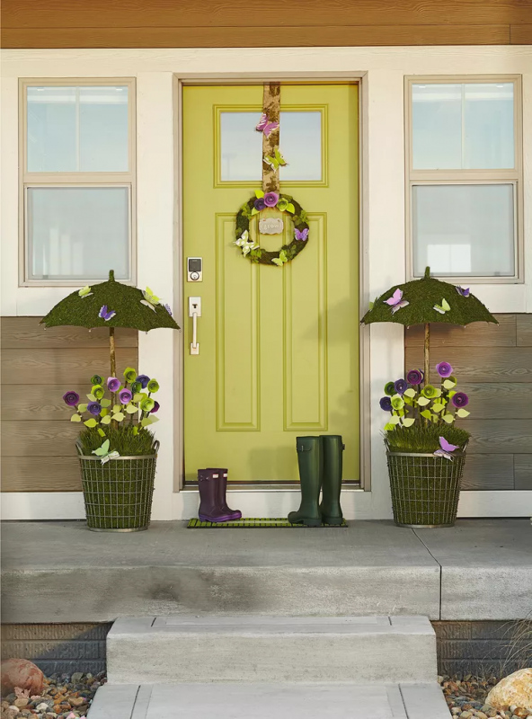 porch-with-decorated-green-door