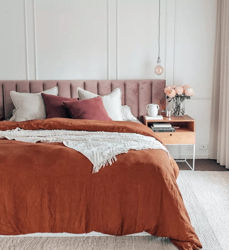 warm-relaxing-bedroom-with-orange-accents