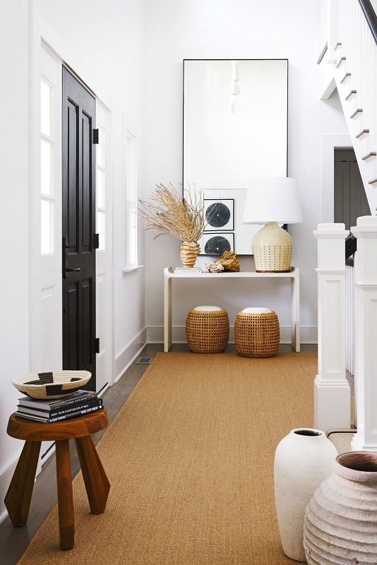 7-Essentials-for-a-Stylish-and-Functional-Entryway-all-white-foyer