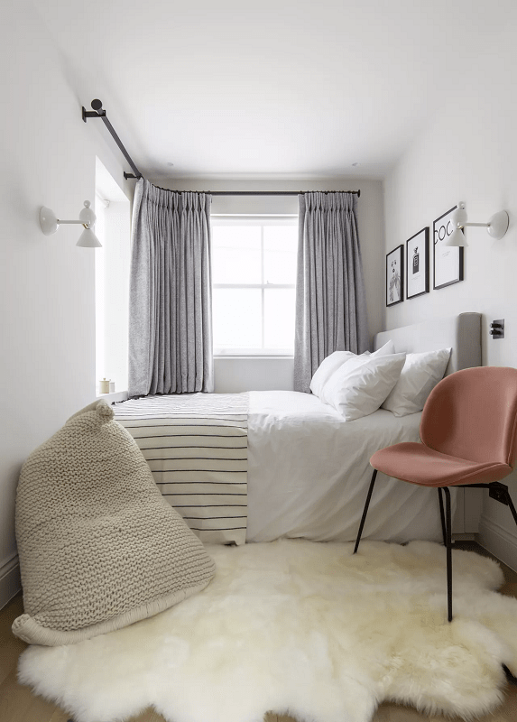 Best-Pro-Tips-To-Decorate-a-Guest-Bedroom-with-soft-textiles-and-furnishings