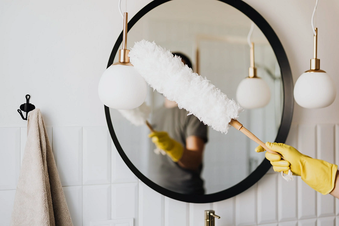 What's-the-one-hour-cleaning-method-cleaning-mirrors-in-bath